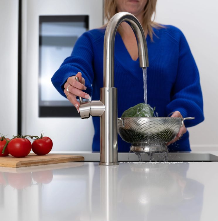 Aquatap Digital 5 in 1 Sparkling Instant Boiling, Chilled Filtered Water Tap| Fizz C Shape - The Tap Specialist