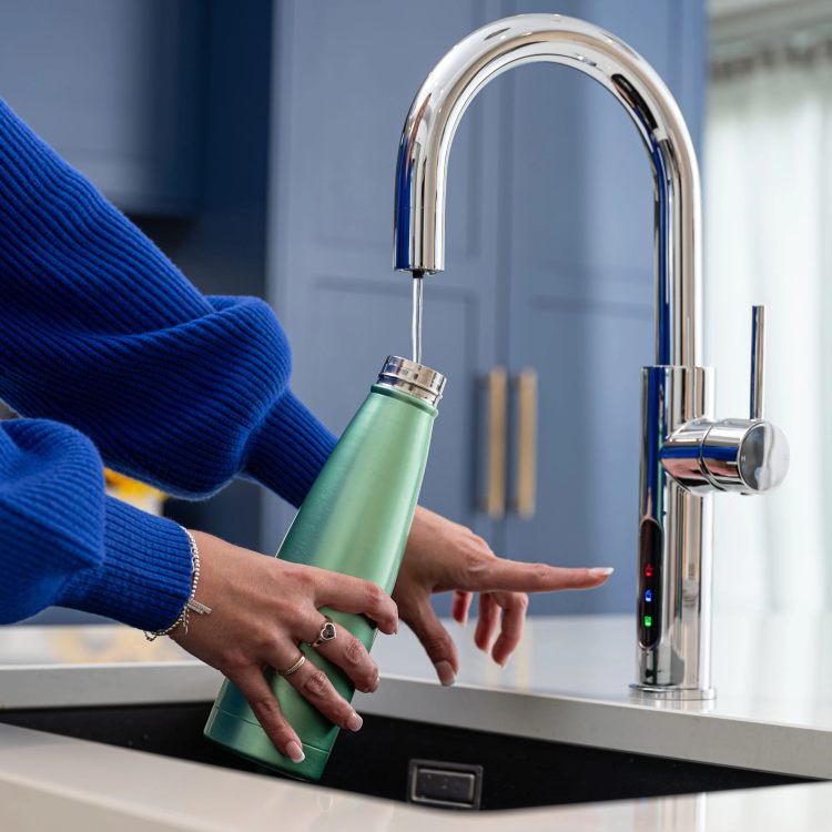 Aquatap Digital 5 in 1 Sparkling Instant Boiling, Chilled Filtered Water Tap| Fizz C Shape - The Tap Specialist BRIGHT CHROME