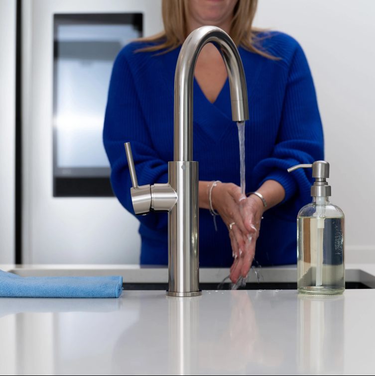 Aquatap Digital 5 in 1 Sparkling Instant Boiling, Chilled Filtered Water Tap| Fizz C Shape - The Tap Specialist