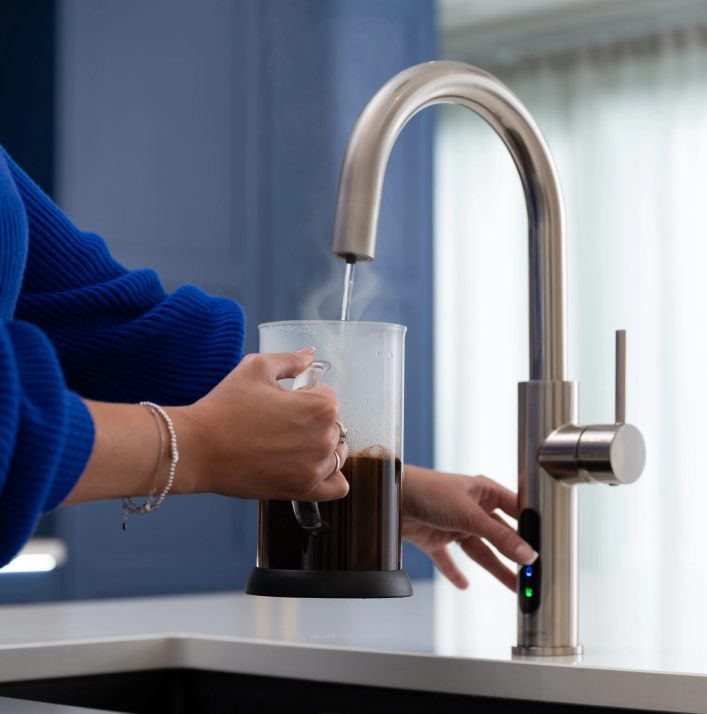 Aquatap Digital 5 in 1 Sparkling Instant Boiling, Chilled Filtered Water Tap| Fizz C Shape - The Tap Specialist