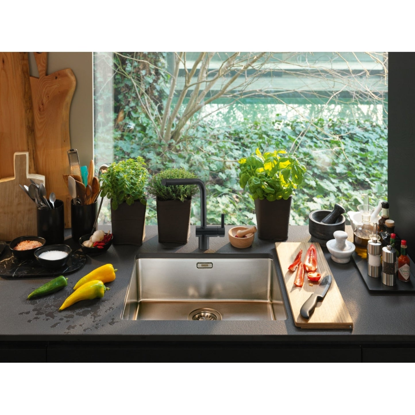 Franke Atlas Neo L Spout Swivel Industrial Black Tap 115.0666.435 - The Tap Specialist