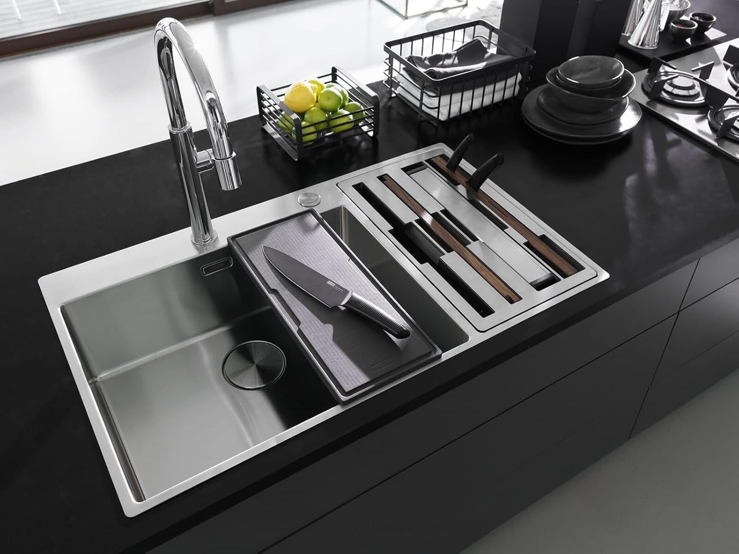 Franke Box Center BWX 220 54 - 27 RHSB Stainless Steel 1.5 Bowl Sink and Accessories - The Tap Specialist