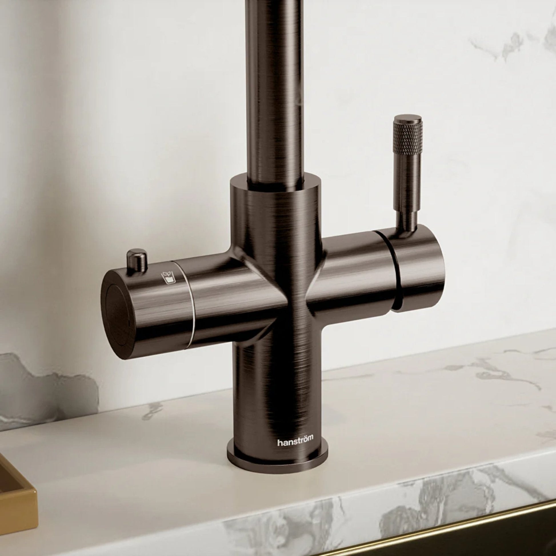 Hanstrom 4 - in - 1 Flex Pro Instant Boiling Water Tap Pull Out - Brushed Bronze - zoom in on tap base - The Tap Specialist